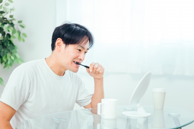 男性　清潔感　歯磨き